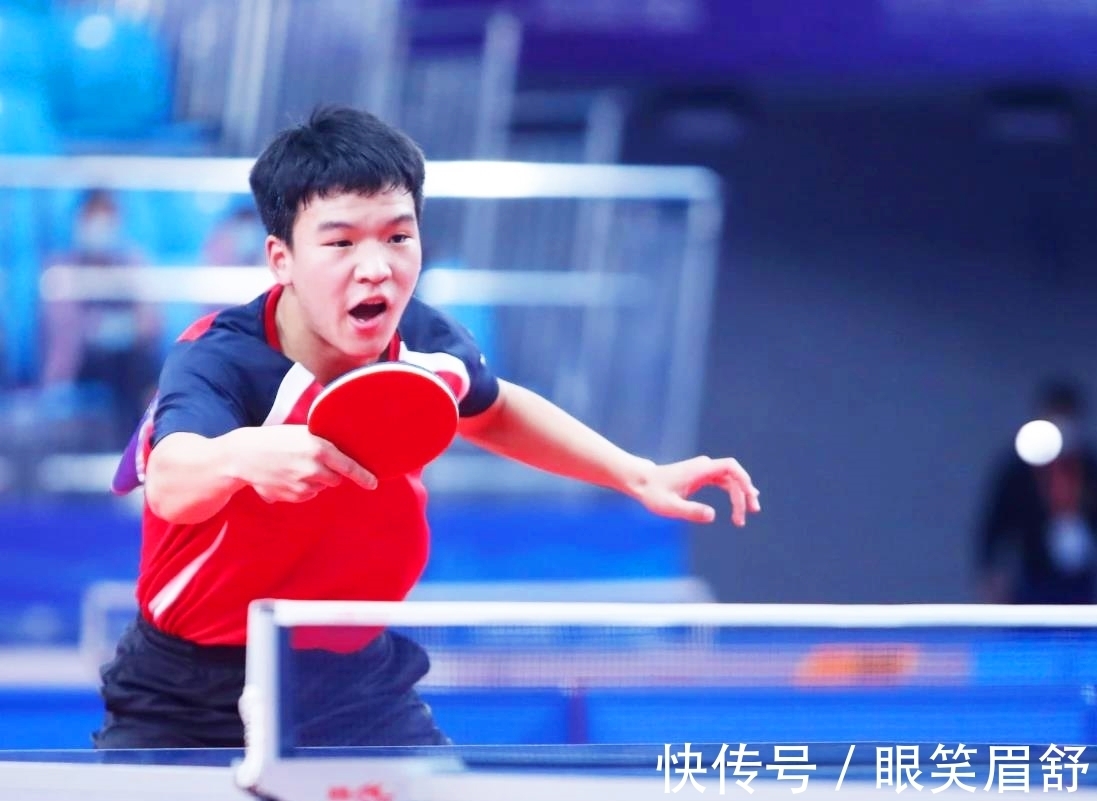 灯光下的每 灯光下的每